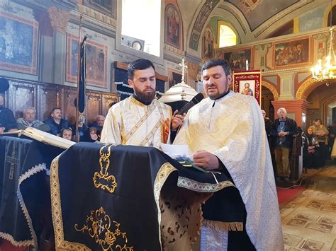 Taina Sfântului Maslu săvârșită în Parohia Domașnea Episcopia