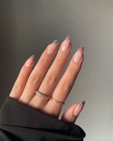 Uñas de invierno 2023 diseños muy elegantes y naturales