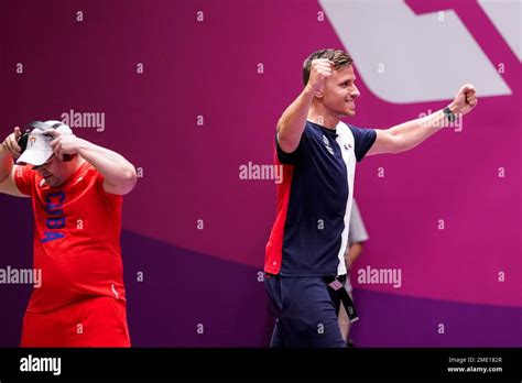 Jean Quiquampoix Right Of France Celebrates Taking The Gold Medal