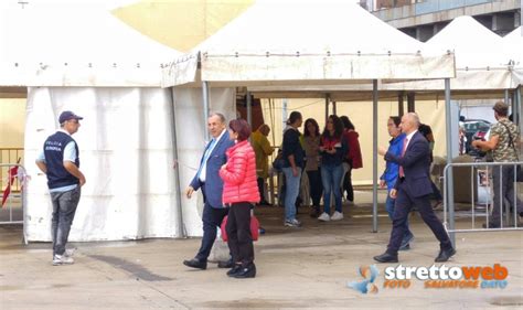 Ennesimo Sbarco A Reggio Calabria Arrivati 239 Migranti E 12 Cadaveri