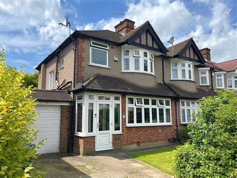 3 Bed End Terrace House For Sale In Rickmansworth Road Pinner Ha5 £