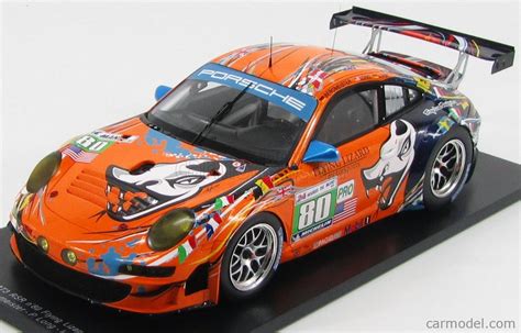 SPARK MODEL 18S052 Scale 1 18 PORSCHE 911 997 2 GT3 RSR FLYING LIARD