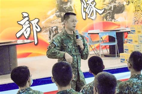 6軍團副參謀長主持狙擊隊精神講話 期發揮關鍵戰力 軍聞 6軍團副參謀長主持狙擊隊精神講話 期發揮關鍵戰力 青年日報