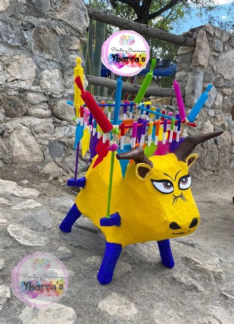 Torito sin pirotecnia Manualidades Carpetas de cartulina Piñatas