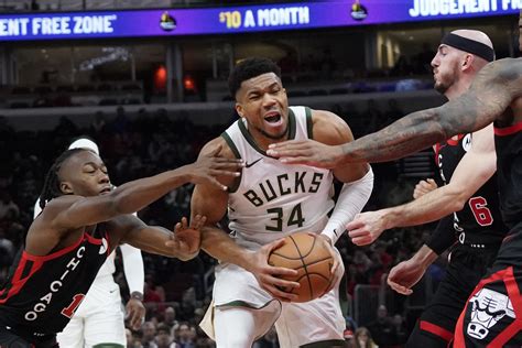 Giannis Antetokounmpo 46 Points Lifts Bucks Over Bulls Reuters