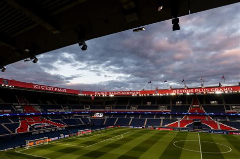 Psg ça Coince Pour Le Rachat Du Parc Des Princes Sport Fr