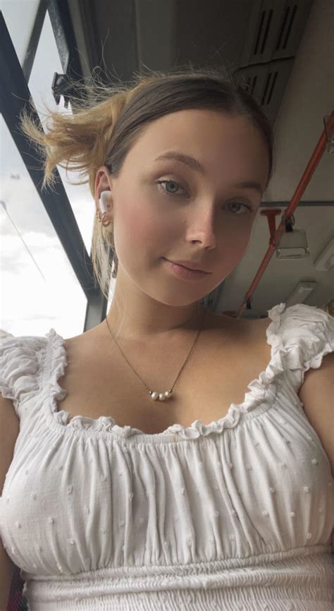 Could I Show You My Tits On Public Transport [f19] R Needysluts