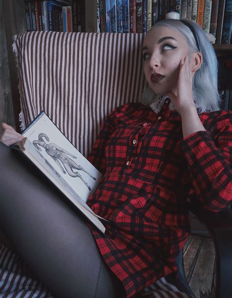 Sabrina Spellman Cosplay by S.I.N. Cosband : r/sabrina