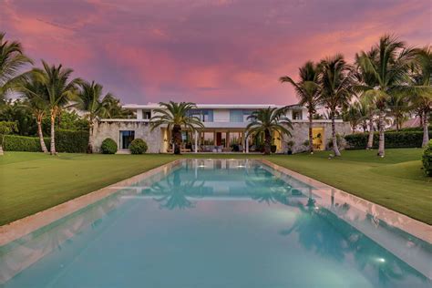 Magnificent 5BR modern tropical villa with pool - Zolaz