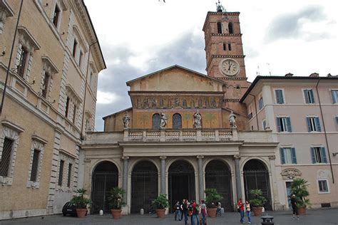 Basilica di Santa Maria in Trastevere - Practical information, photos and videos - Rome, Italy