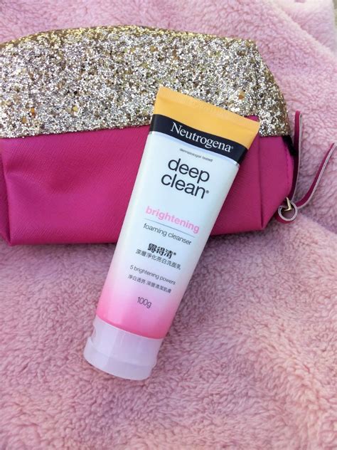 Neutrogena Deep Clean Brightening Foaming Cleanser Review