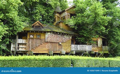 Alnwick Wooden Treehouse, Alnwick Garden, in the English County of ...