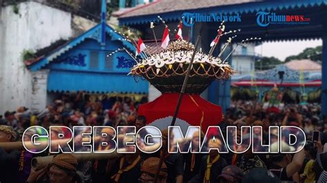 Dokumenter Grebeg Maulud Keraton Surakarta Kirab Pusaka Gamelan