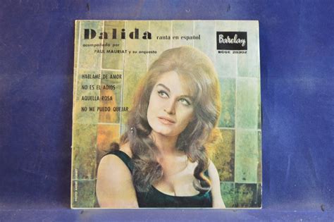 DALIDA ACOMPAÑADA POR PAUL MAURIAT Y SU ORQUESTA CANTA EN ESPAÑOL