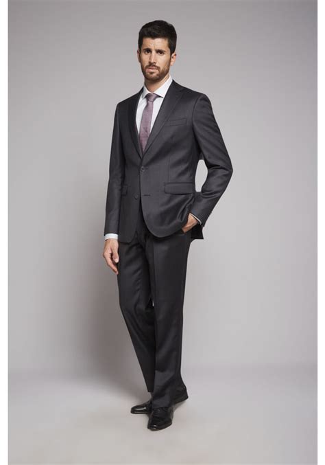 trajes