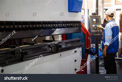 300 Cnc brake press Images, Stock Photos & Vectors | Shutterstock