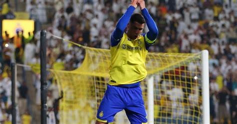 فيديو كريستيانو رونالدو يسجُد احتفالًا بهدفه مع النصر السعودي أمام