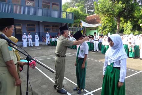 Mendidik Generasi Muda Unggul Inilah 10 SMP Terbaik Dan Terakreditasi