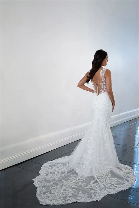 Sexy Lace Wedding Dress With Plunging Neckline True Society