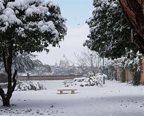 Meteo Roma E Lazio Nel Weekend Arriva La Neve Fiocchi Fino In Collina