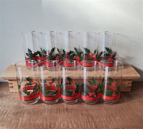 Vintage Libbey Christmas Glassware Tumblers Holly And Berries Christmas Glasses Set Of 10 Etsy