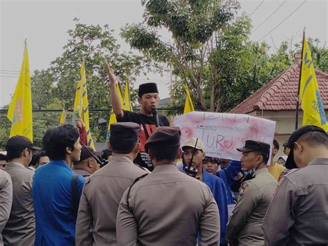 Dinilai Tidak Tegas Selamatkan Aset Pemerintah Pmii Mojokerto Demo