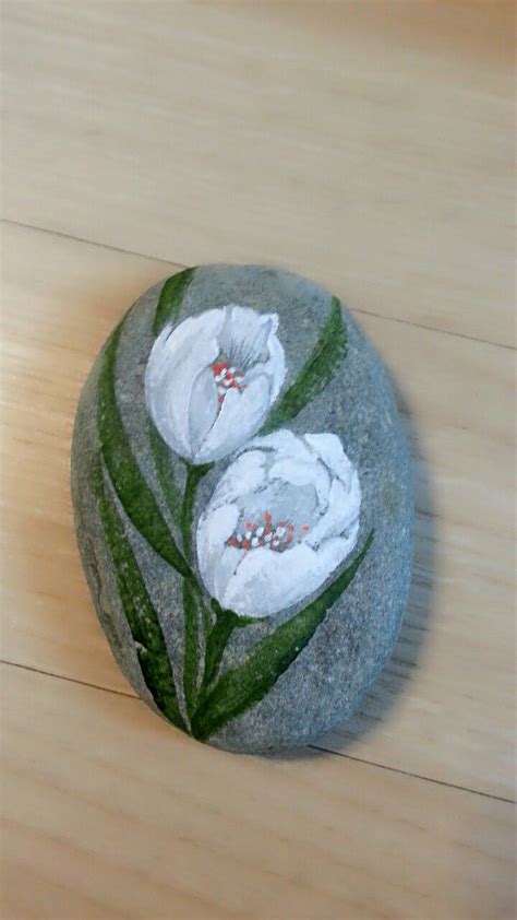 Stone and flowers