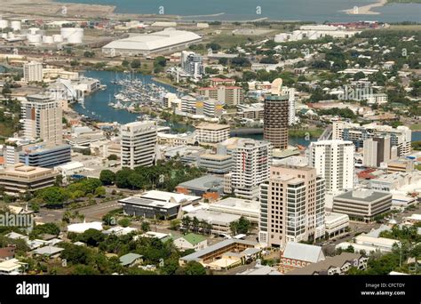 Townsville skyline hi-res stock photography and images - Alamy