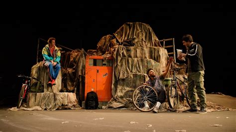 Claudio Tolcachir Pone Voz Y Rostro En Una Obra De Teatro A La Invisibilidad De Los ‘riders