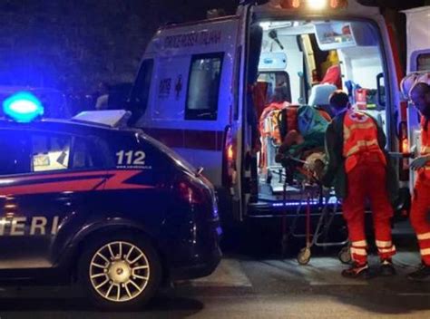 Perde Controllo Dell Auto E Il Guard Rail La Trapassa Morta Enne