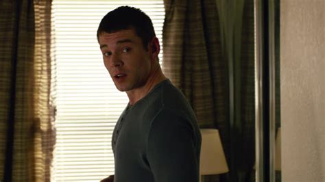 Auscaps Brian J Smith Shirtless In Quantico 1 01 Run