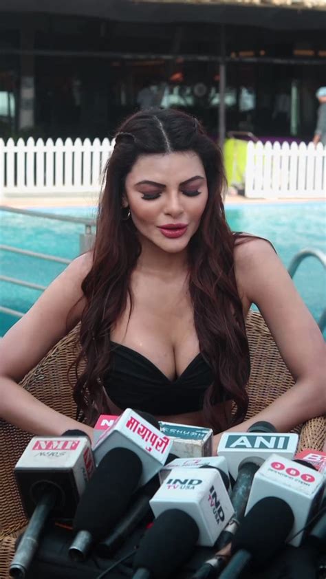 Sherlyn Chopra शर्लिन चोपड़ा🇮🇳 On Twitter योग का पावर 🔥🔥🔥