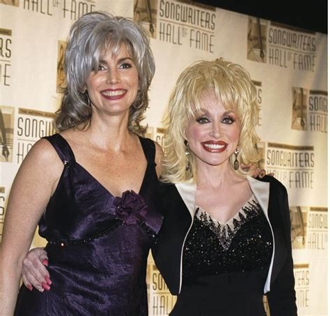 Emmylou Harris Said 1 Dolly Parton Song Was so Good It Wasn't 'Fair'