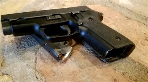 Police Trade In Guns Sig Sauer P229 40 Sandw Gun Carrier