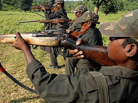 Jharkhand Encounter Between 2 Militant Groups In Latehar झारखंड के