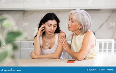 Elderly Mother Asks For Forgiveness From Her Adult Daughter And Calms