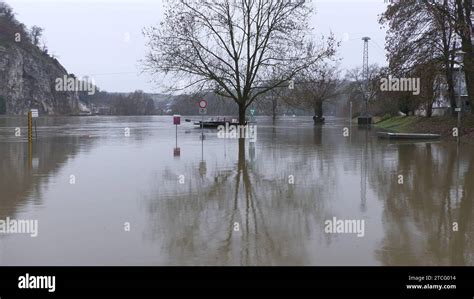 Hochwasseralarm In Weiten Teilen Von Bayerns Dauerregen Und