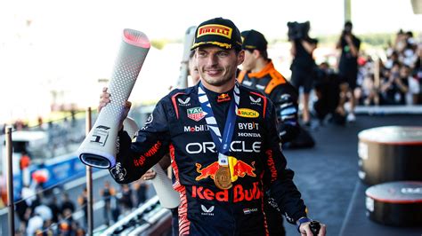 F1 Max Verstappen vince il Gp del Giappone a Suzuka Ferrari giù dal