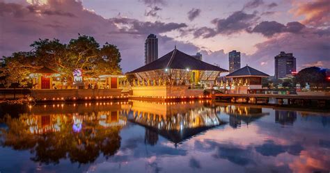 Gangaramaya Temple | Worship in Colombo | Ceylon Pages