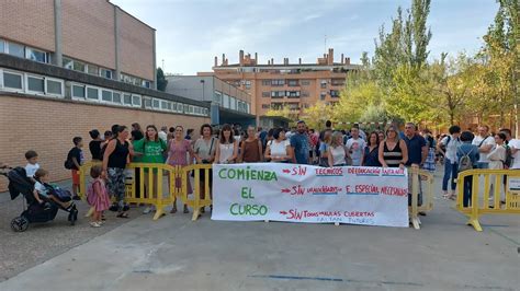 El Curso Empieza En Huesca Con Protestas Por La Falta De Auxiliares De