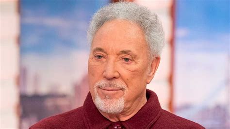 Tom Jones Shocking Comments After Wife Linda S Battle With Cancer Hello