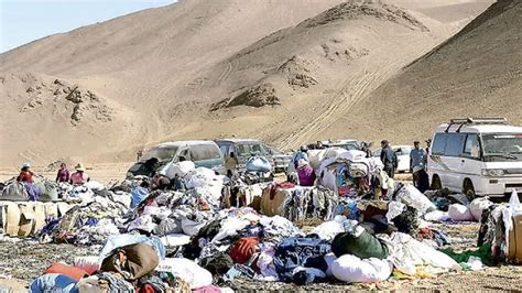 Desierto De Atacama La Ropa Usada Que Descarta El Mundo Y Se Acumula