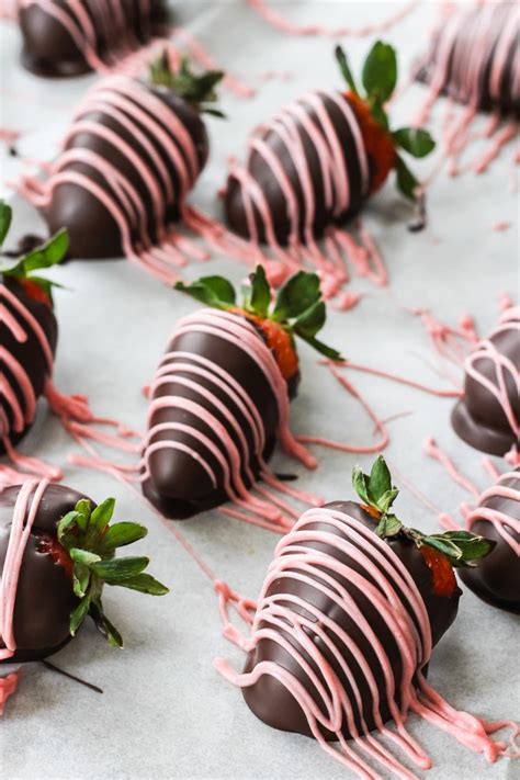 Easy Chocolate Covered Strawberries A Pretty Life In The Suburbs