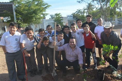 Autoridades Presencian Lunes C Vico En Escuela Margarita Maza Agenda