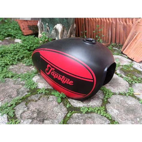 Triumph Tank Custom Scrembler Japstyle Royal Enfield Bratstyle Ducati