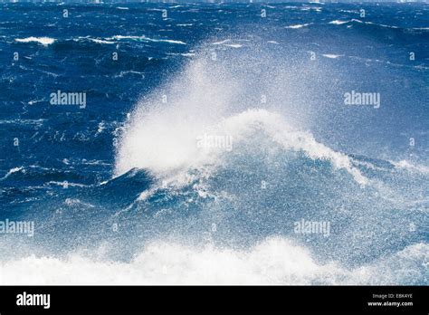 Southern ocean storm waves hi-res stock photography and images - Alamy