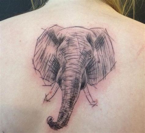 30 hervorragende Elefanten Tattoos und ihre Bedeutung