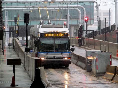 Transit Expert Calls The Mbtas 89m Plan For New Silver Line Buses