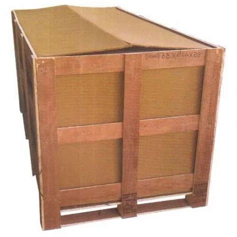 Plain Rectangular Wooden Packing Crate Capacity 100 200 Kg For