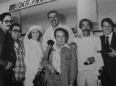 Look,. It Moves.! — The cast of “El Chavo del 8″ leaving on tour.